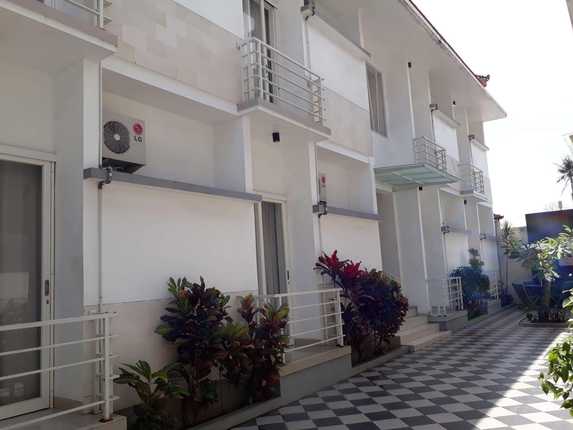 Kubu Anyar Hotel 庫塔 外观 照片