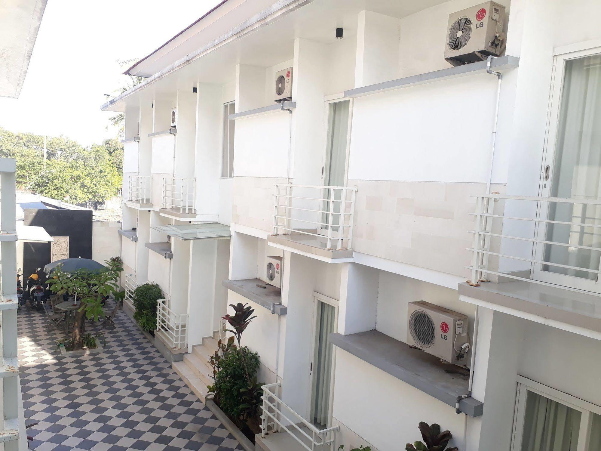 Kubu Anyar Hotel 庫塔 外观 照片