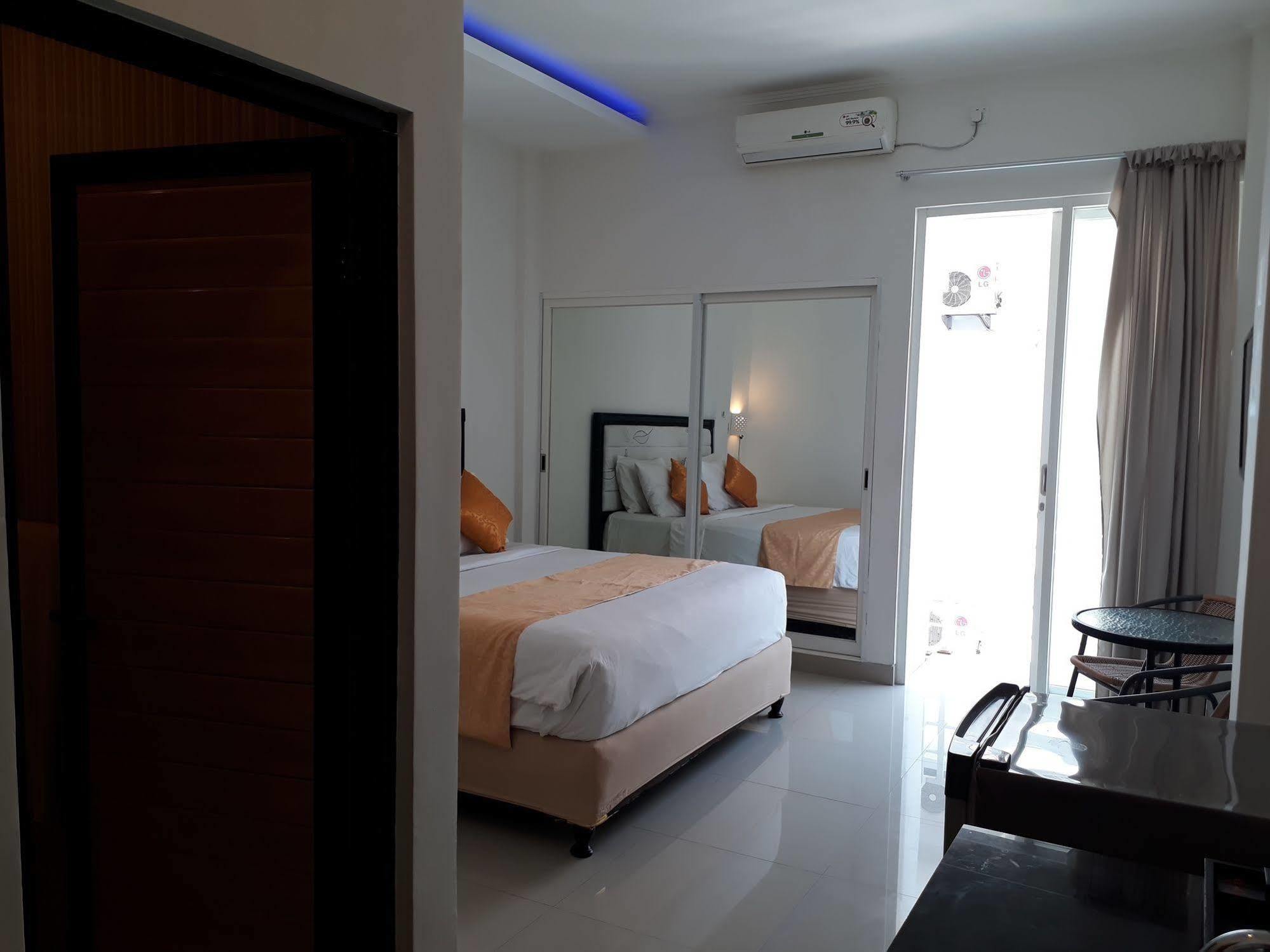 Kubu Anyar Hotel 庫塔 外观 照片