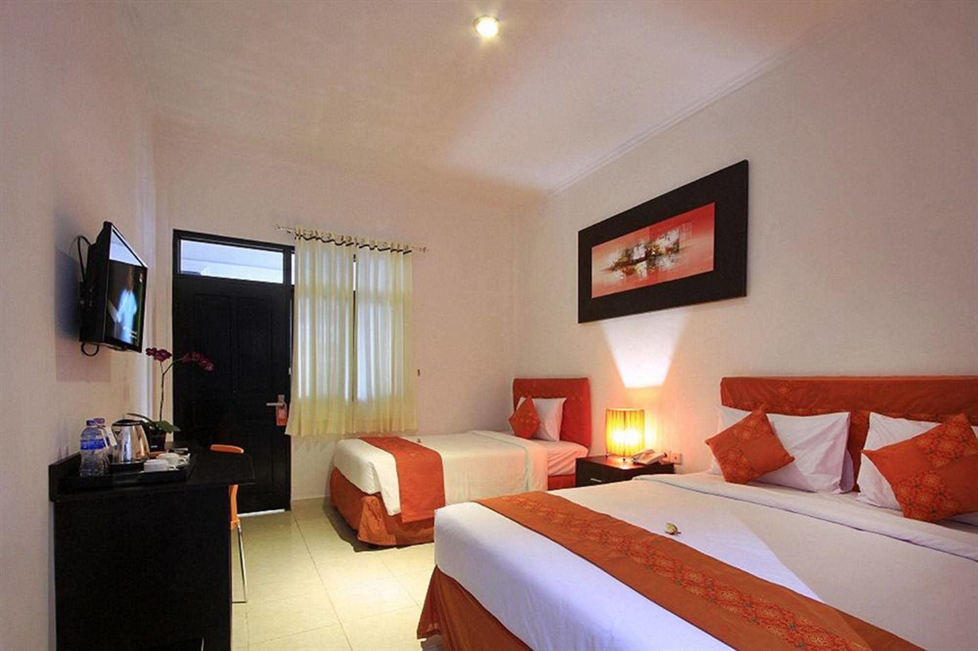Kubu Anyar Hotel 庫塔 外观 照片